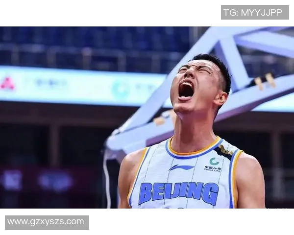 翟晓川的篮球之路：从青涩少年到职业明星的成长历程与心路历程